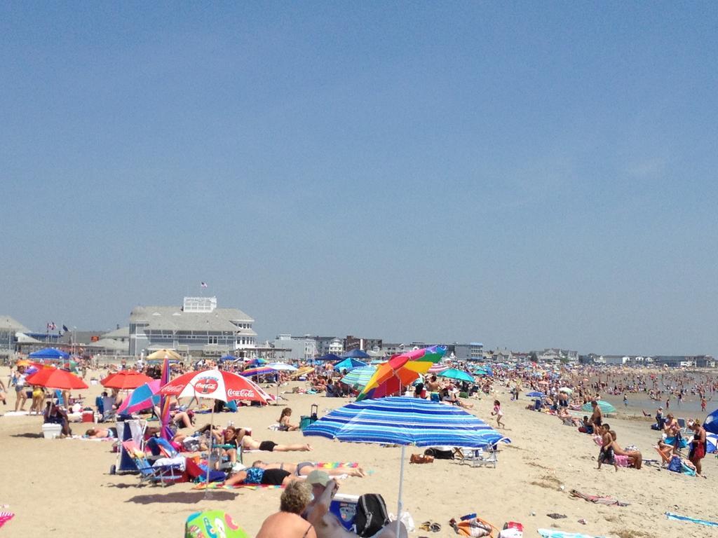 Beachfront At Hampton Beach Apartment Exterior photo